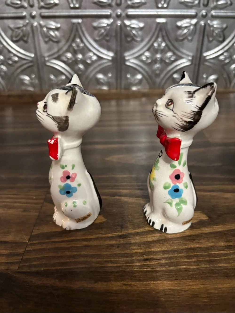 VintageWhite Ceramic Cat Salt & Pepper Shakers with Red Bows made in Japan